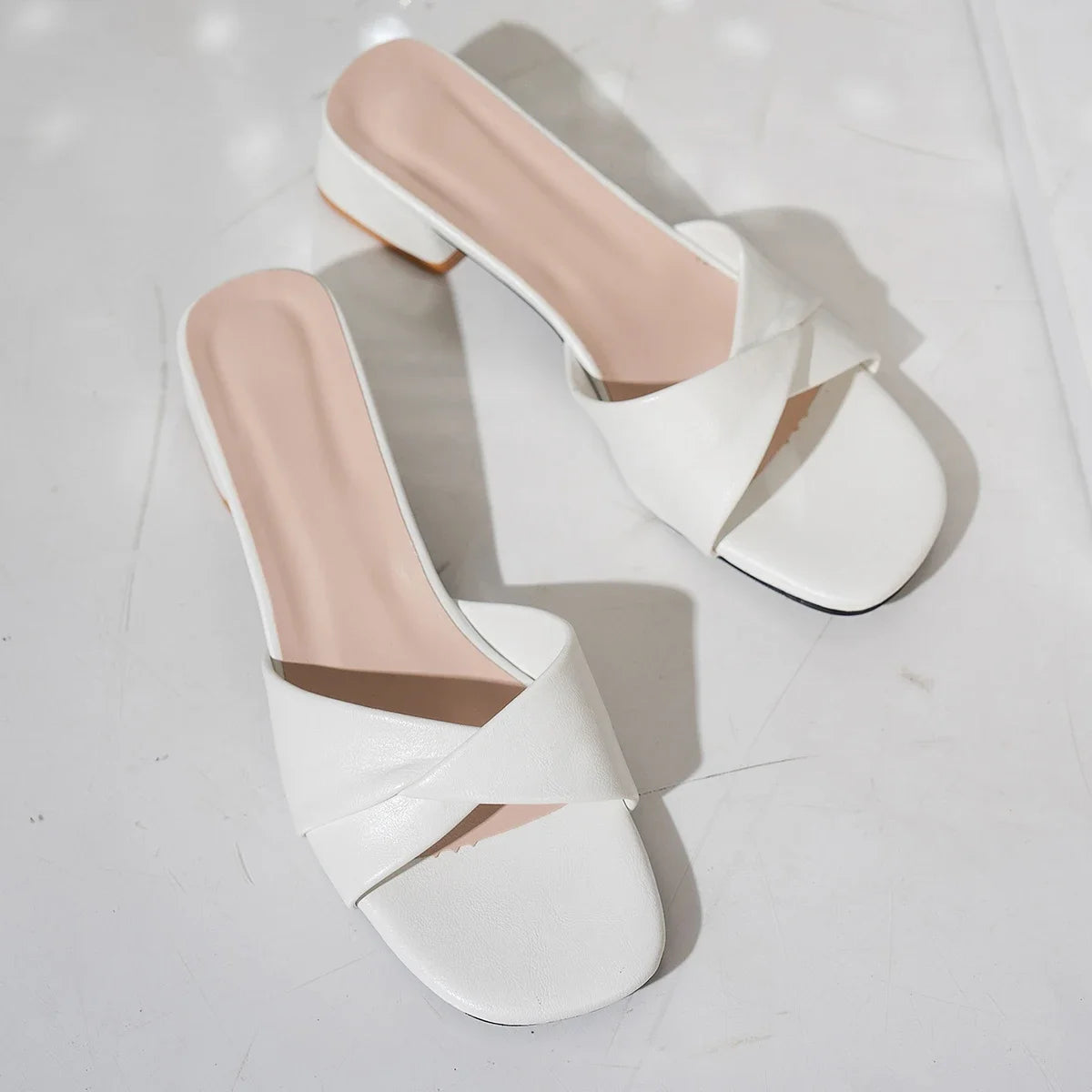Pantofole estive color caramello da donna