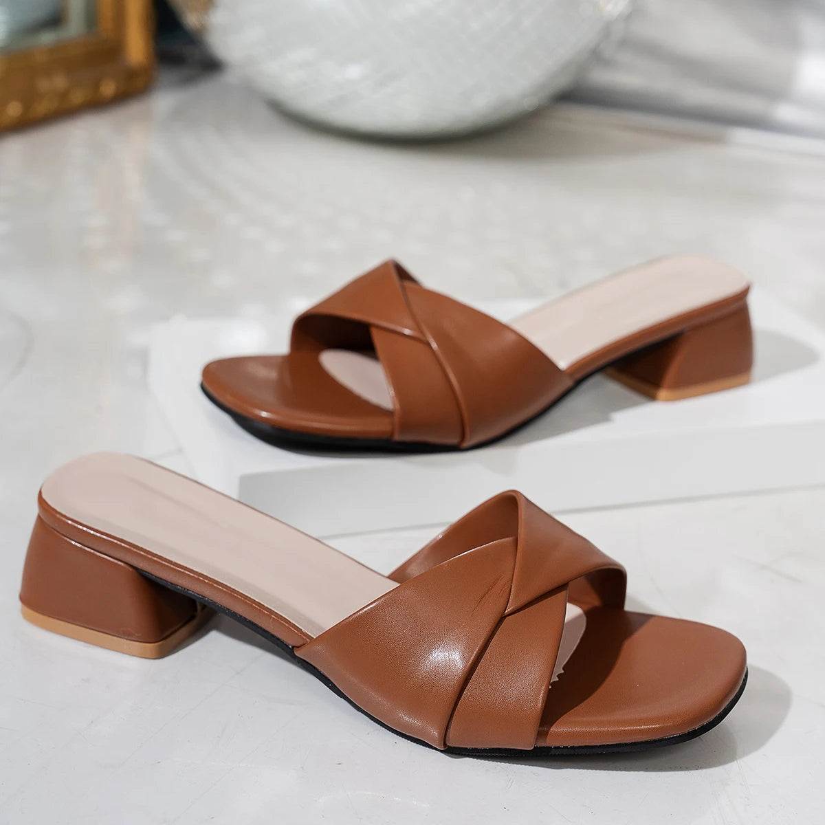 Pantofole estive color caramello da donna
