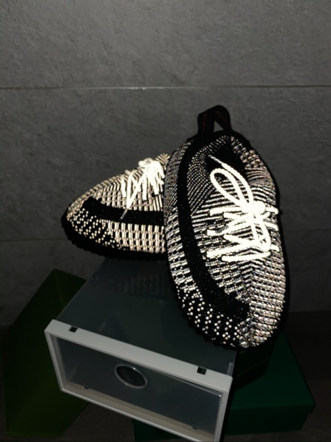 Zapatillas Estar por Casa Yeezy Brillantes - Don Zapas