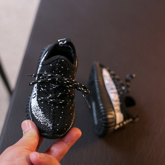 zapatillas bebe estilo yeezy verde oliva suela goma