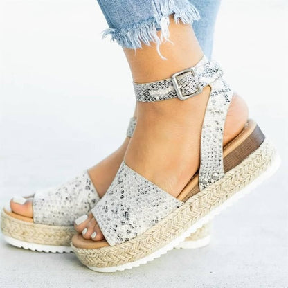 sandalias doradas mujer verano playa elegantes plataforma