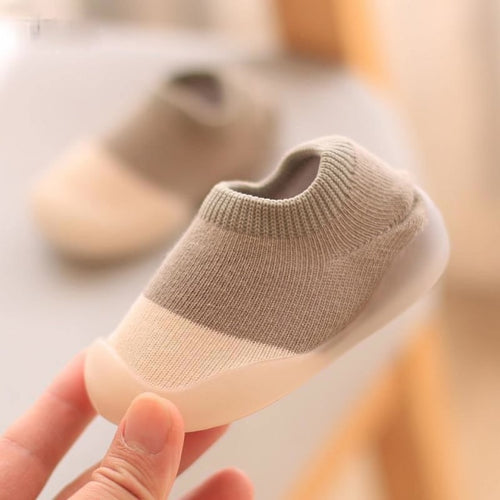 zapato calcetín bebe antideslizante suela goma suave